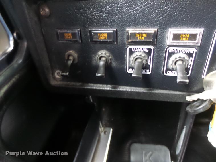 image for item DA3312 1995 Kenworth T600 semi truck