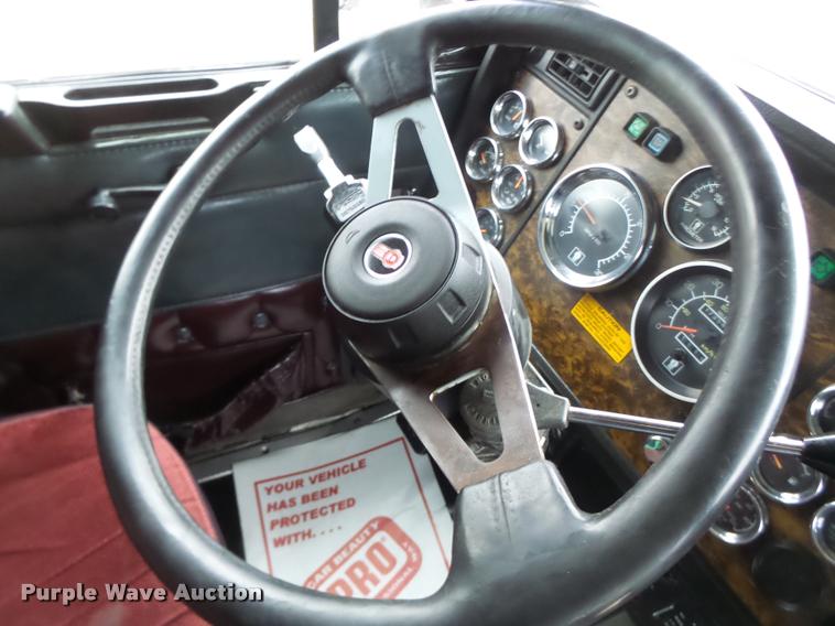 image for item DA3312 1995 Kenworth T600 semi truck