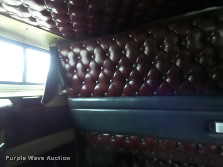 image for item DA3312 1995 Kenworth T600 semi truck