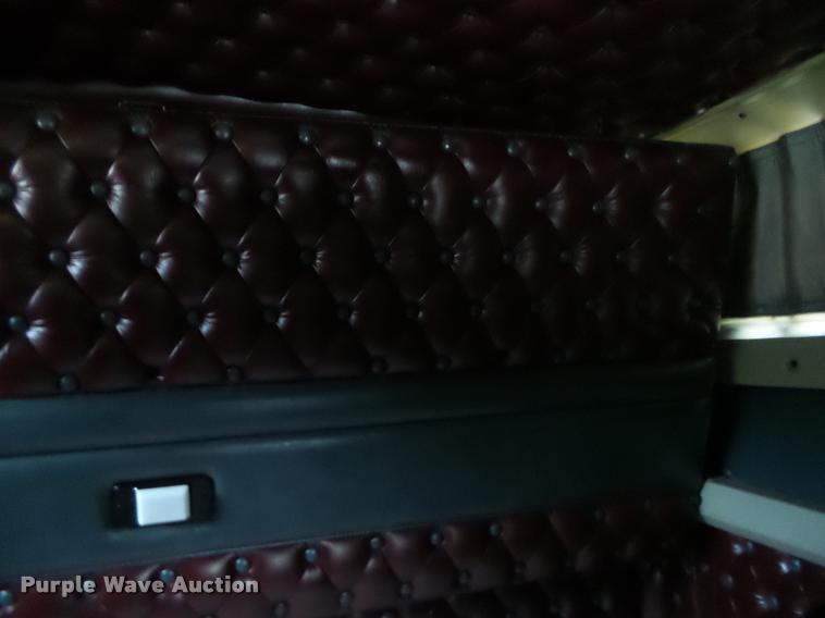 image for item DA3312 1995 Kenworth T600 semi truck