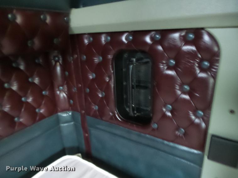 image for item DA3312 1995 Kenworth T600 semi truck