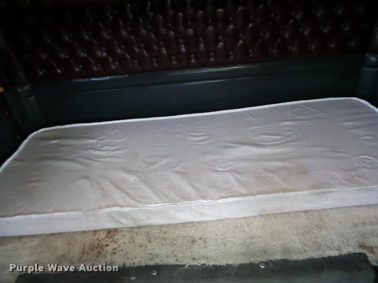 image for item DA3312 1995 Kenworth T600 semi truck