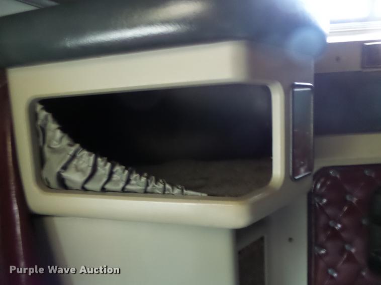 image for item DA3312 1995 Kenworth T600 semi truck