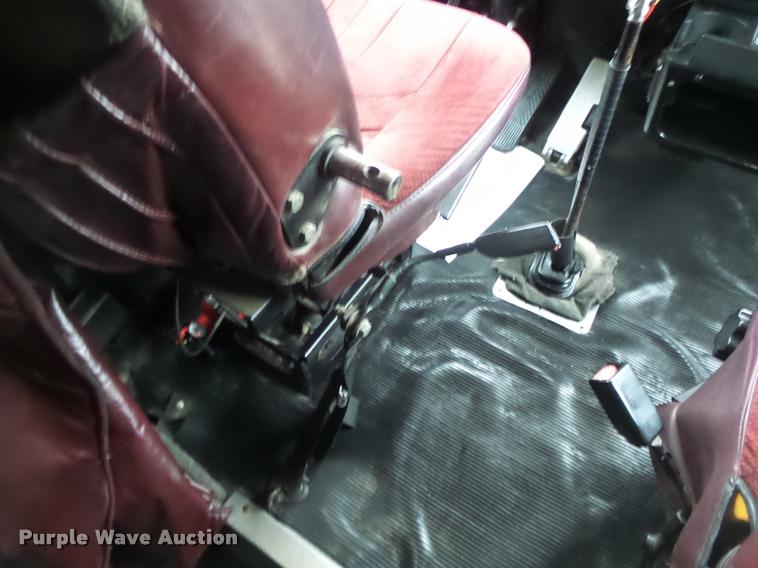 image for item DA3312 1995 Kenworth T600 semi truck