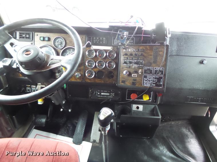 image for item DA3312 1995 Kenworth T600 semi truck