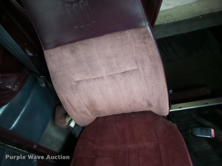 image for item DA3312 1995 Kenworth T600 semi truck