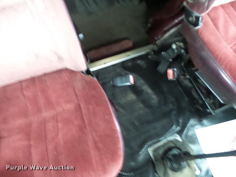 image for item DA3312 1995 Kenworth T600 semi truck