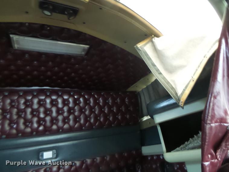 image for item DA3312 1995 Kenworth T600 semi truck