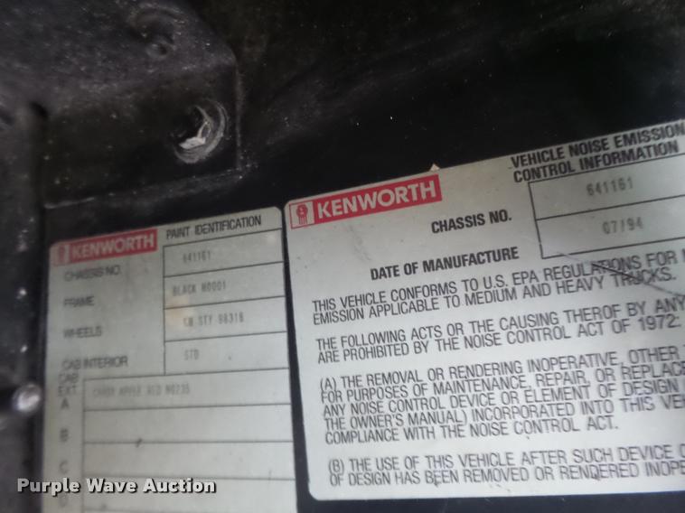 image for item DA3312 1995 Kenworth T600 semi truck