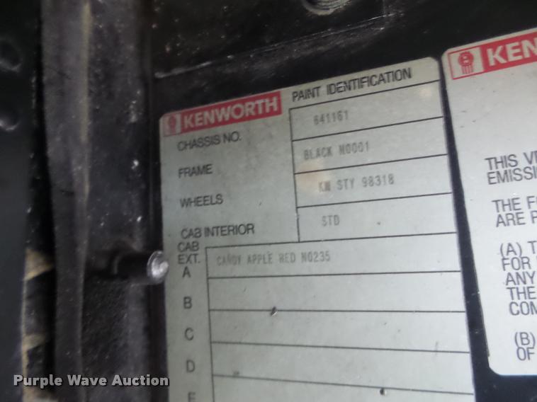 image for item DA3312 1995 Kenworth T600 semi truck