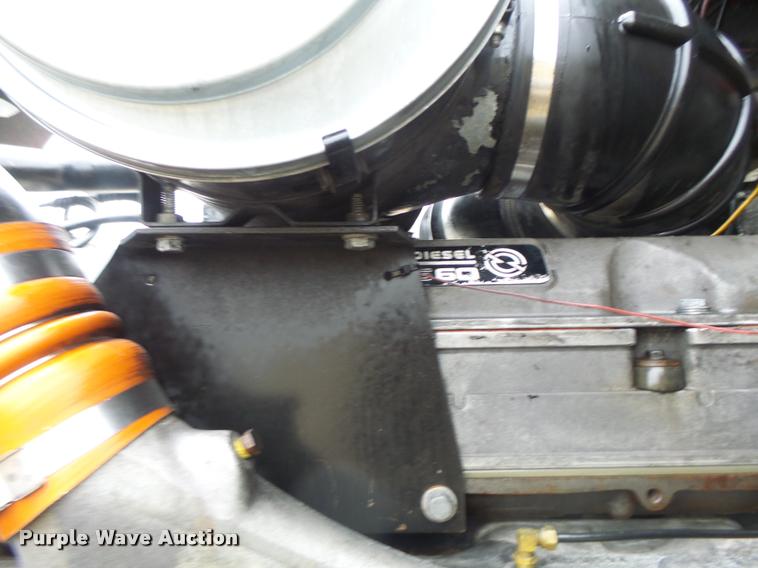 image for item DA3312 1995 Kenworth T600 semi truck