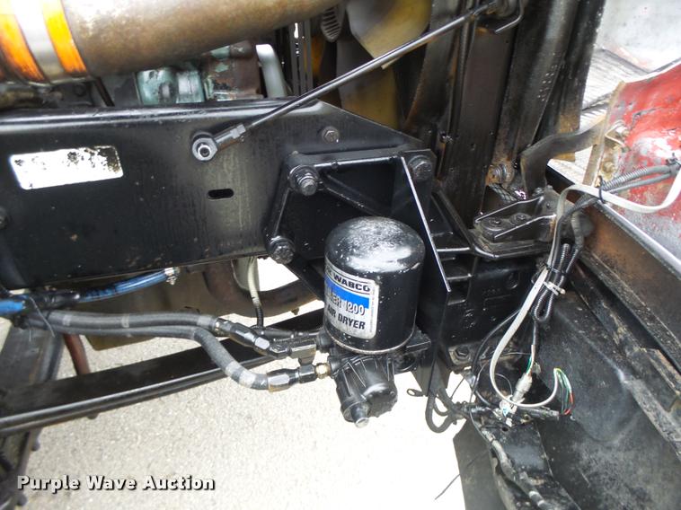 image for item DA3312 1995 Kenworth T600 semi truck