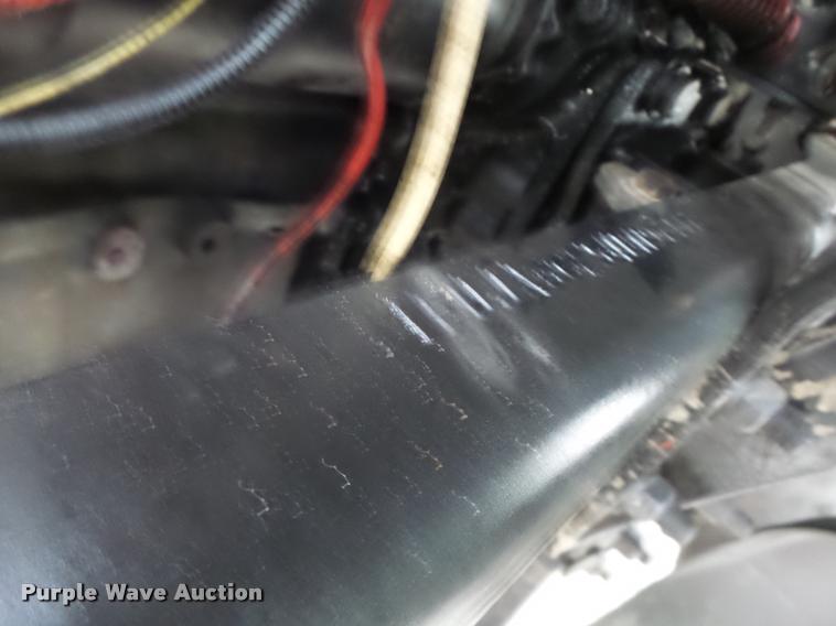 image for item DA3313 2004 Freightliner Columbia semi truck