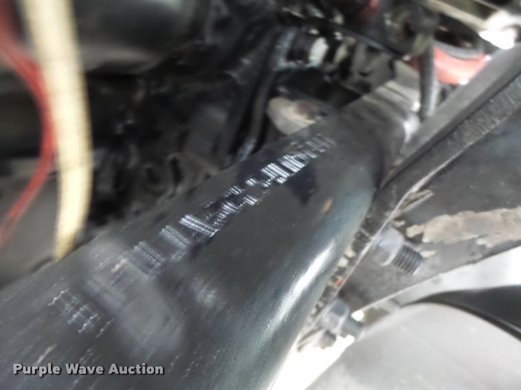 image for item DA3313 2004 Freightliner Columbia semi truck