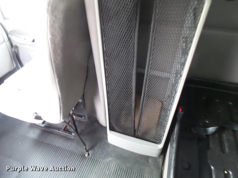 image for item DA3313 2004 Freightliner Columbia semi truck