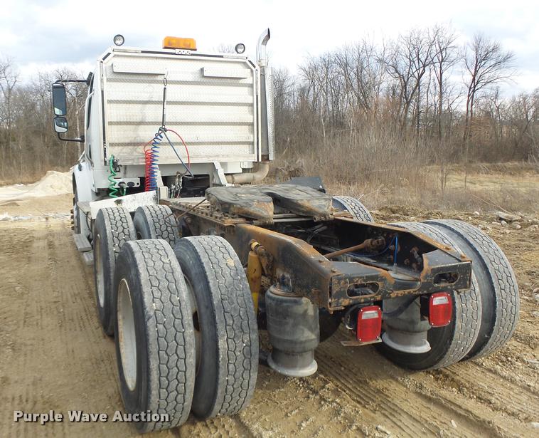 image for item DA9360 2005 Freightliner Business Class M2 semi truck