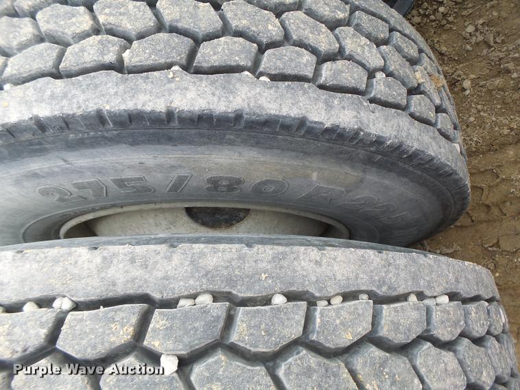 image for item DA9360 2005 Freightliner Business Class M2 semi truck