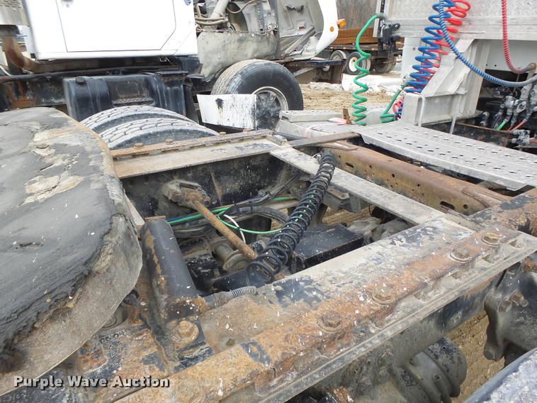 image for item DA9360 2005 Freightliner Business Class M2 semi truck