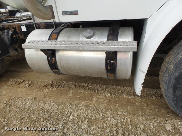 image for item DA9360 2005 Freightliner Business Class M2 semi truck