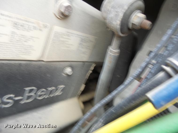 image for item DA9360 2005 Freightliner Business Class M2 semi truck