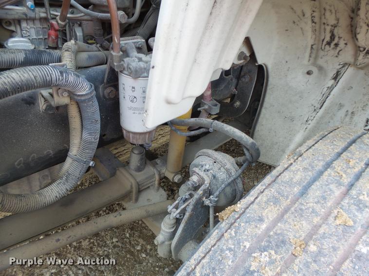 image for item DA9360 2005 Freightliner Business Class M2 semi truck