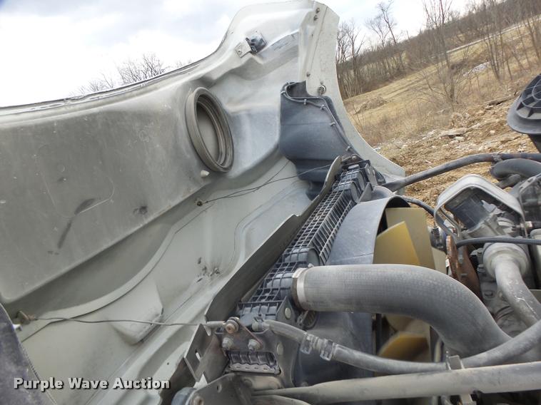 image for item DA9360 2005 Freightliner Business Class M2 semi truck