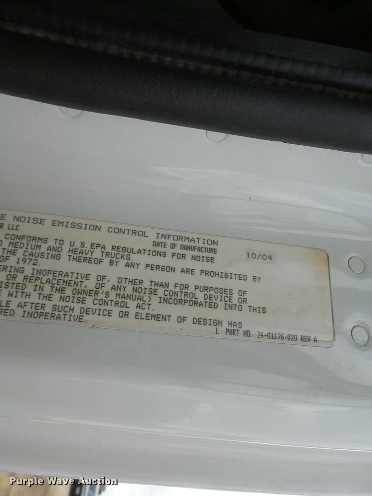 image for item DA9360 2005 Freightliner Business Class M2 semi truck