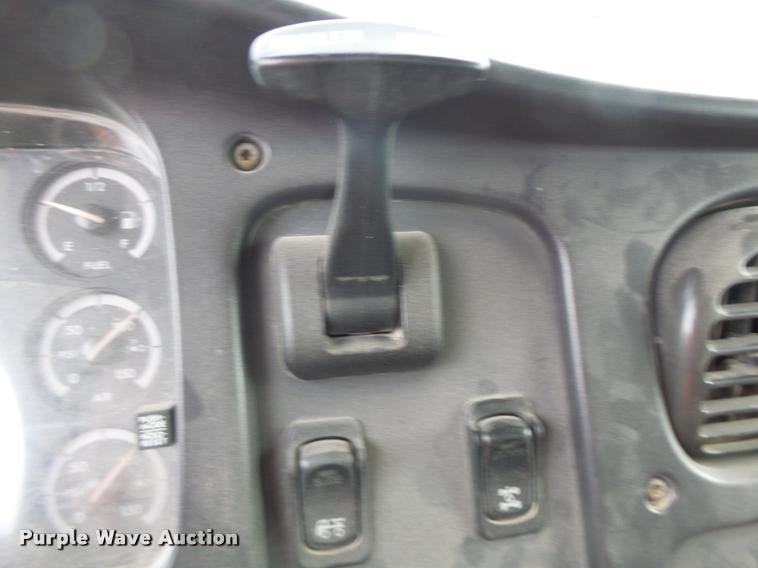 image for item DA9360 2005 Freightliner Business Class M2 semi truck