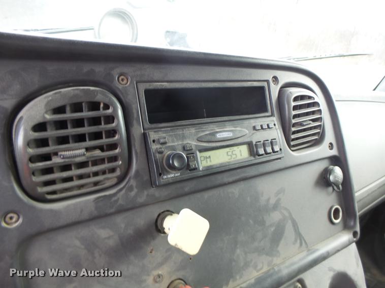 image for item DA9360 2005 Freightliner Business Class M2 semi truck