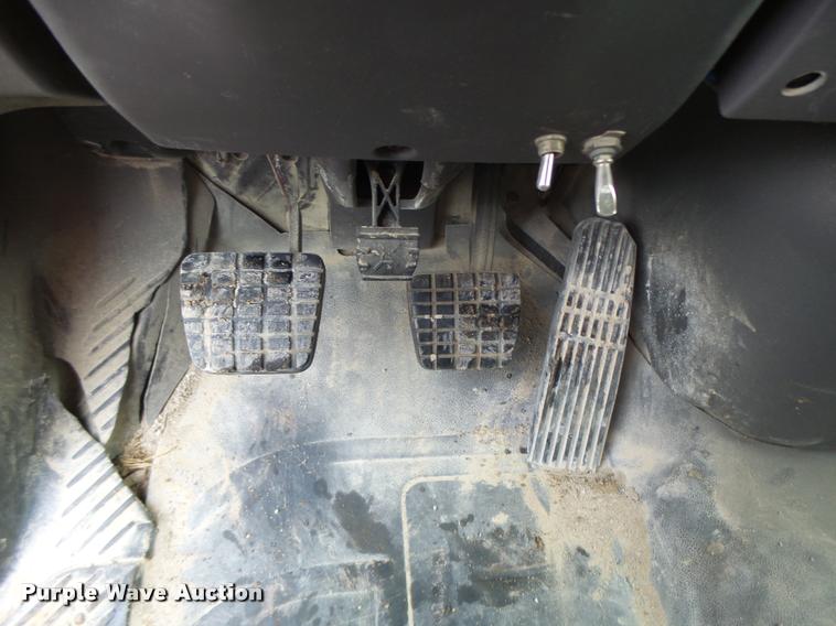 image for item DA9360 2005 Freightliner Business Class M2 semi truck