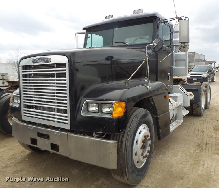 image for item DA9361 1995 Freightliner FLD semi truck