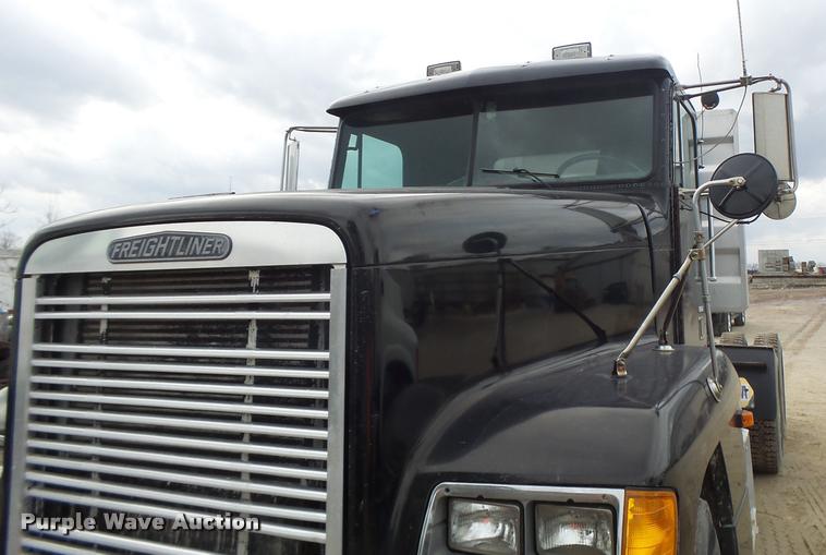 image for item DA9361 1995 Freightliner FLD semi truck