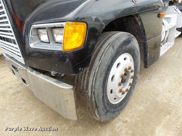 image for item DA9361 1995 Freightliner FLD semi truck