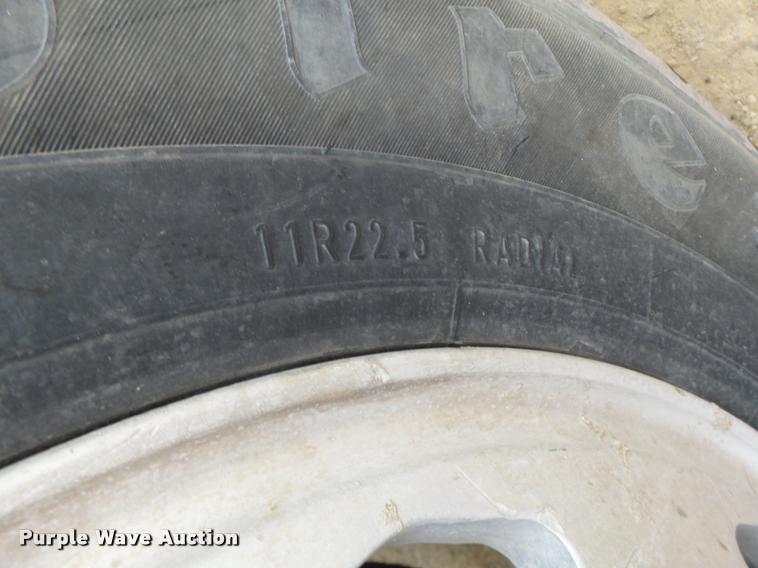 image for item DA9361 1995 Freightliner FLD semi truck