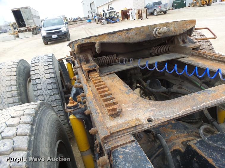 image for item DA9361 1995 Freightliner FLD semi truck