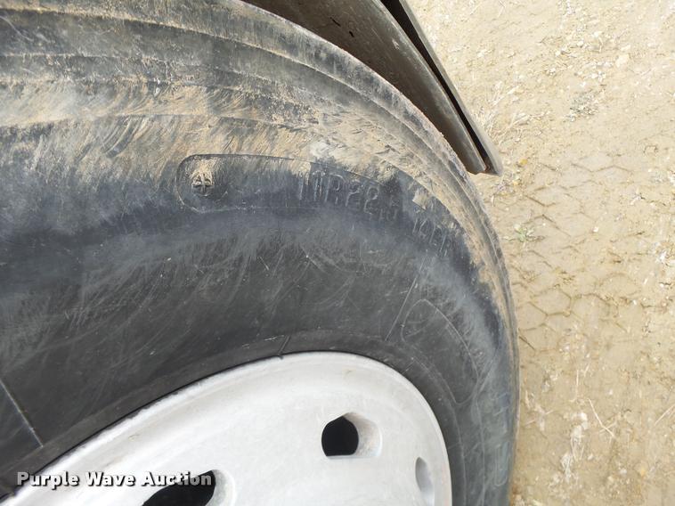 image for item DA9361 1995 Freightliner FLD semi truck