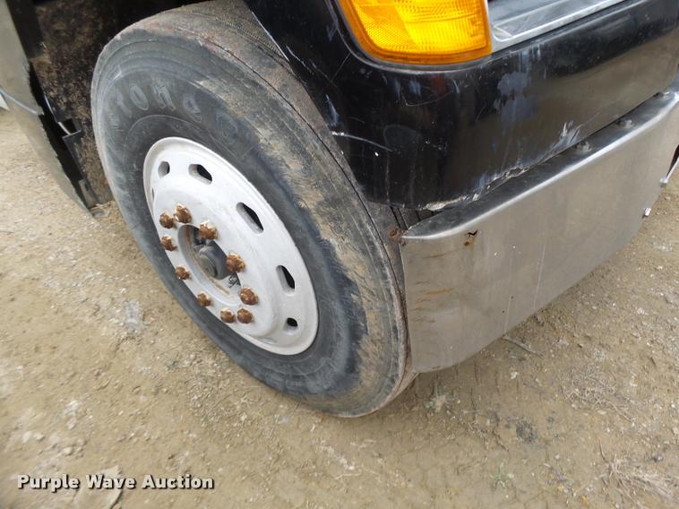 image for item DA9361 1995 Freightliner FLD semi truck