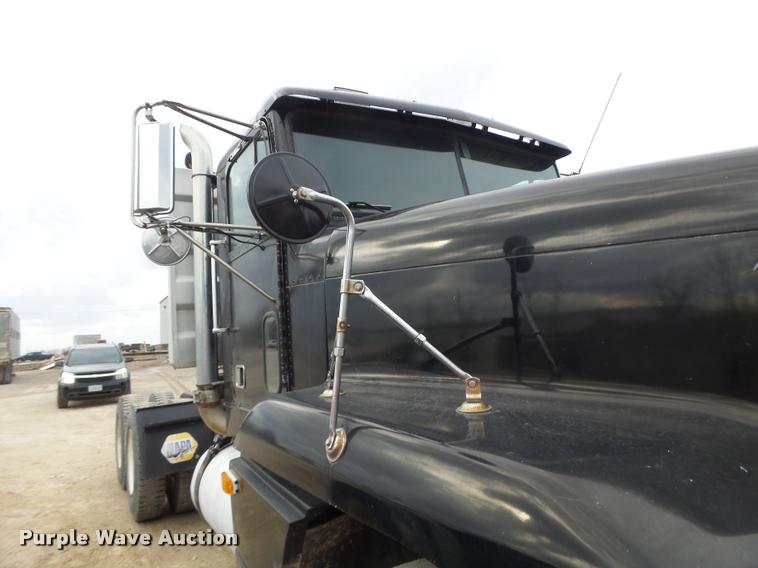 image for item DA9361 1995 Freightliner FLD semi truck