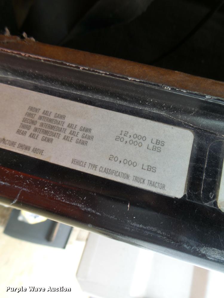 image for item DA9361 1995 Freightliner FLD semi truck