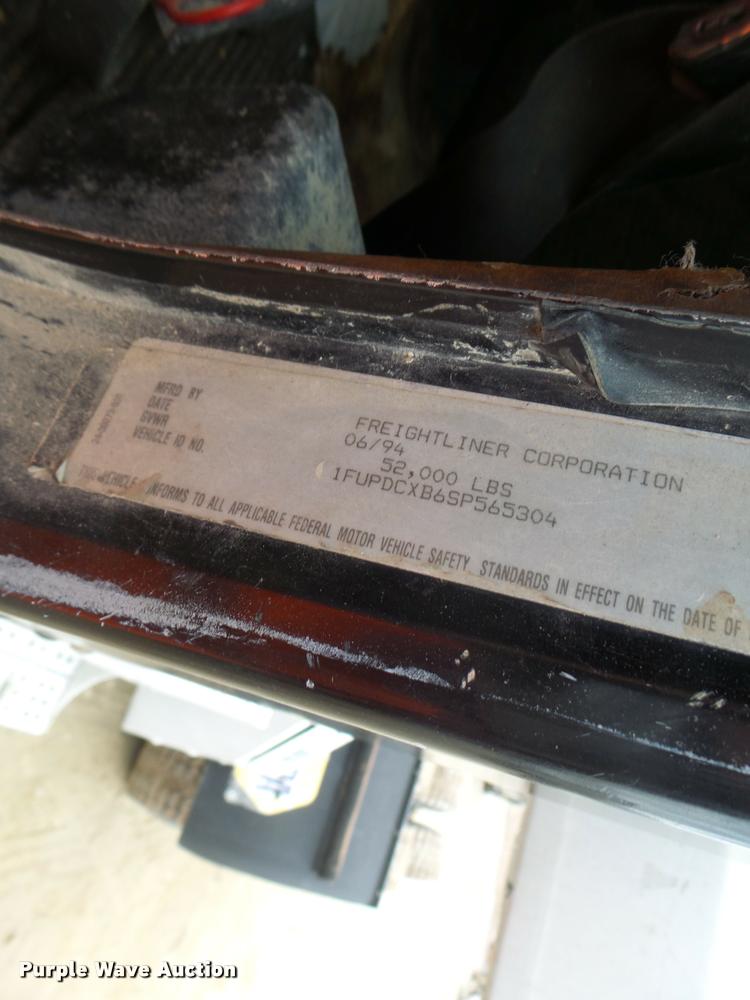 image for item DA9361 1995 Freightliner FLD semi truck