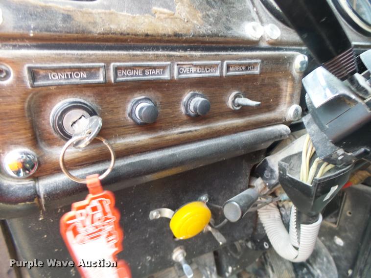 image for item DA9361 1995 Freightliner FLD semi truck