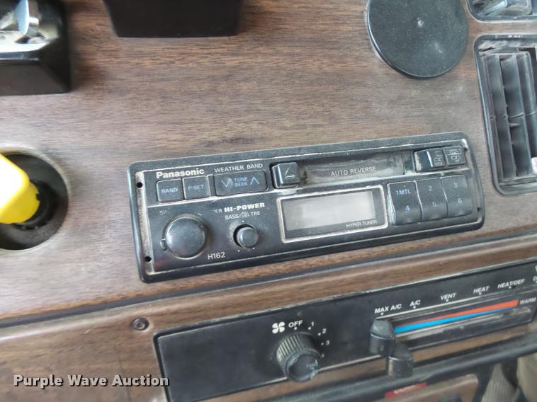 image for item DA9361 1995 Freightliner FLD semi truck