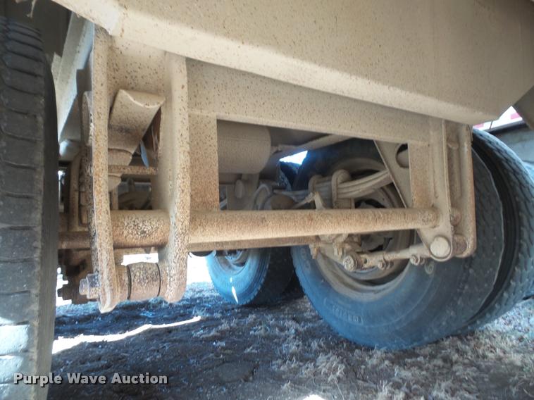 image for item DB2846 1973 Fruehauf H0710139 double hopper grain trailer