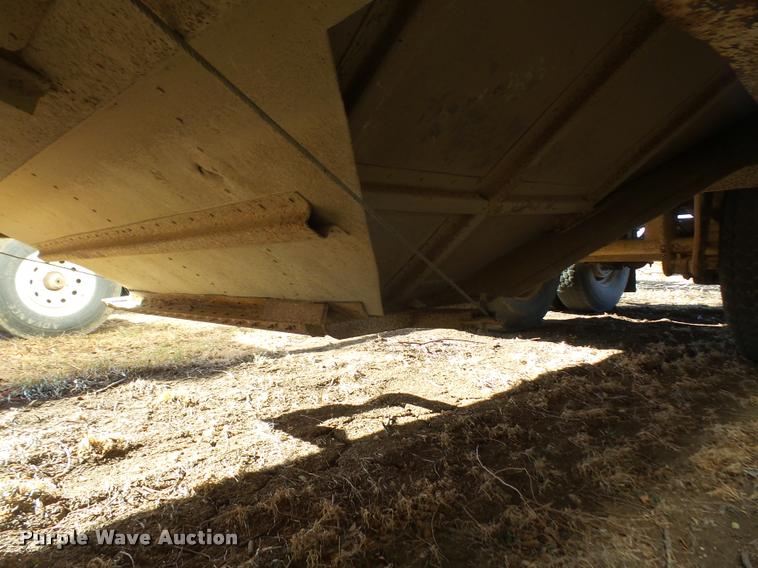 image for item DB2846 1973 Fruehauf H0710139 double hopper grain trailer