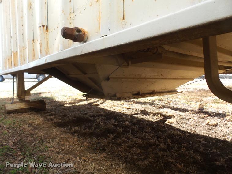 image for item DB2846 1973 Fruehauf H0710139 double hopper grain trailer