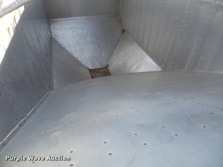 image for item DB2846 1973 Fruehauf H0710139 double hopper grain trailer