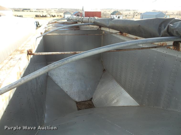 image for item DB2846 1973 Fruehauf H0710139 double hopper grain trailer