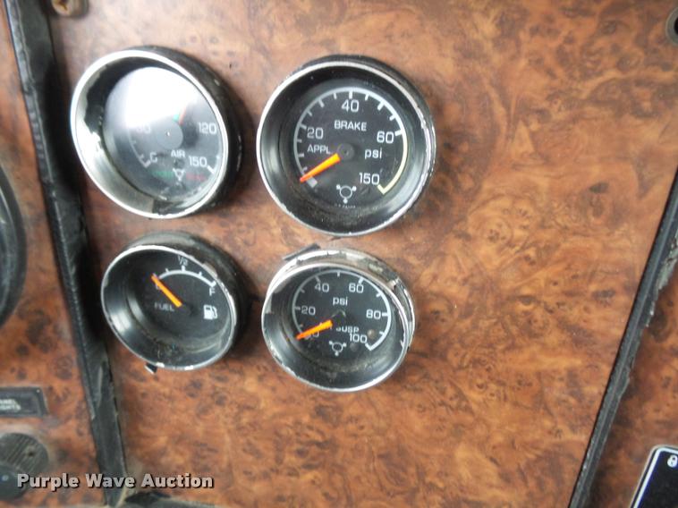 image for item DB2958 2006 Kenworth T600 semi truck