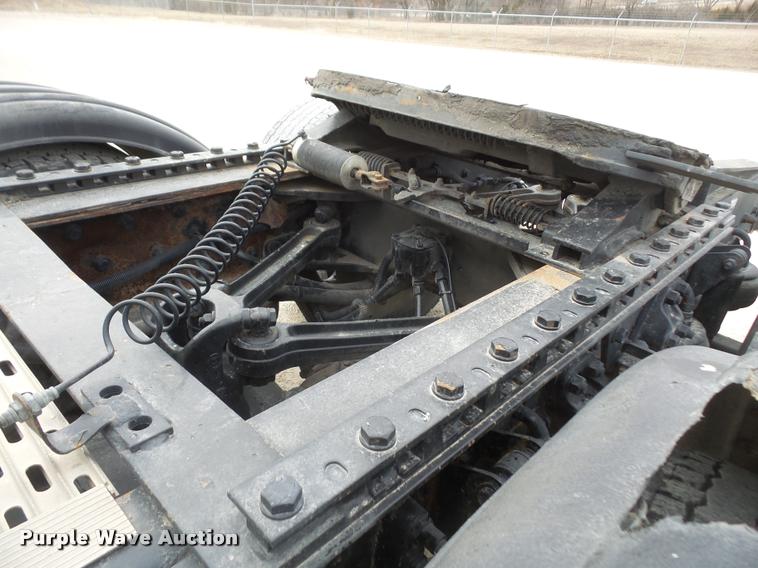 image for item DB2958 2006 Kenworth T600 semi truck