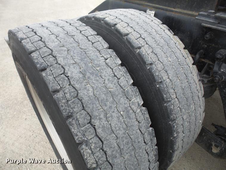 image for item DB2958 2006 Kenworth T600 semi truck